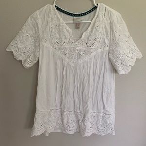 Knox rose eyelet white v-neck